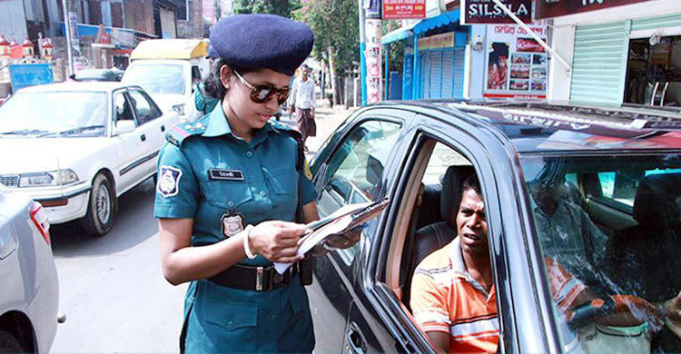 ঢাকায় একদিনে ট্রাফিক আইনে ৬৩৩ মামলা, জরিমানা ২৩ লাখ