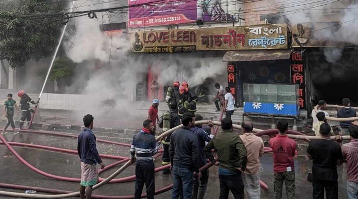 উত্তরায় রেস্টুরেন্টে আগুন, ৭ জনকে জীবিত উদ্ধার