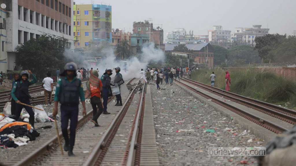 ৫ ঘণ্টা পর স্বাভাবিক দক্ষিণাঞ্চলের রেল চলাচল