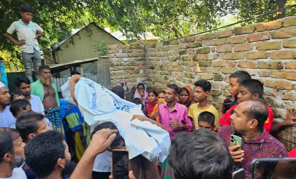 শ্রীপুরে স্ত্রীর পরকীয়ার জেরে প্রেমিক খুন