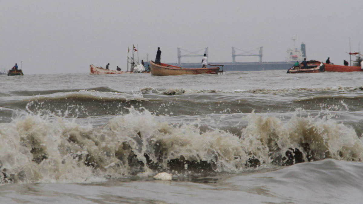 বঙ্গোপসাগরে লঘুচাপ, তিন বিভাগে ভারী বৃষ্টির আভাস