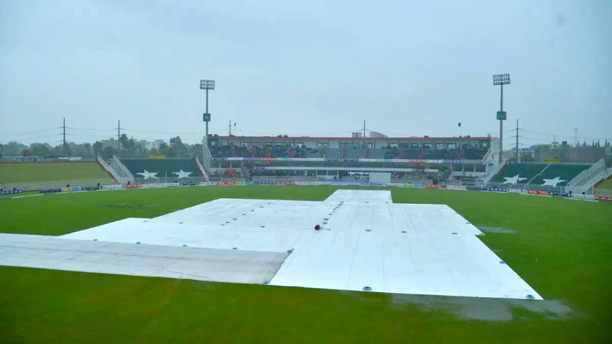 বৃষ্টির কারণে দ্বিতীয় টেস্টেও পিছিয়ে গেল টস