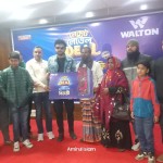 রংপুরে ওয়ালটন পণ্য কিনে পুরস্কার পেলেন ক্রেতারা, হস্তান্তর করলেন চিত্রনায়ক আমিন খান