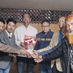 মানবাধিকার রক্ষায় অবদানের জন্য বিএনপি নেতা নাজিমুদ্দিন আলমকে ফুলেল শুভেচ্ছা