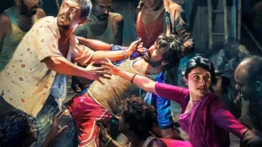 চঞ্চলের চমকে ‘হাওয়া’য় রহস্য