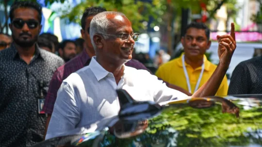 রান-অফে মালদ্বীপের প্রেসিডেন্ট নির্বাচন, এগিয়ে ভারত বিরোধী নেতা