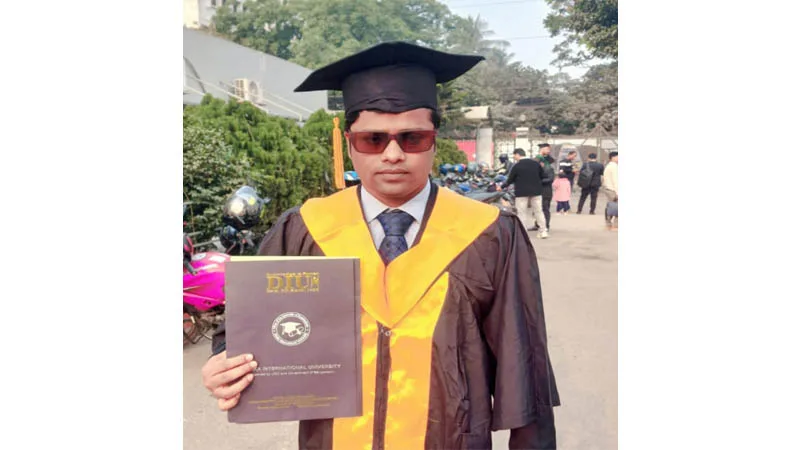 ফার্স্ট ক্লাস পেয়ে ছাত্রনেতা রিয়াজ খানের আইনে স্নাতকোত্তর ডিগ্রী অর্জন