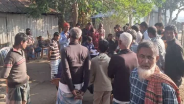 পিঠা খেতে গিয়ে বাসচাপায় নানি-নাতনির মৃত্যু