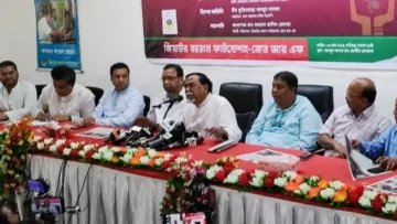 ‘গণতন্ত্র ও স্বাধীনতা দেশের রক্ষায় সাধারণ মানুষকে এগিয়ে আসতে হবে’