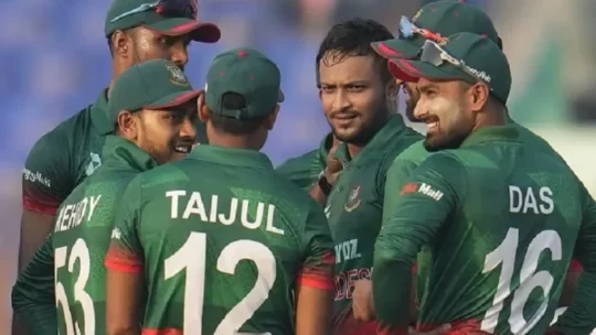 লজ্জা এড়ানোর ম্যাচে ইংল্যান্ডকে নাকানি-চুবানি খাওয়ালো বাংলাদেশে