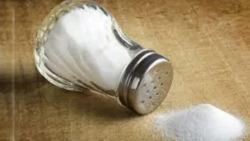 কী হয় অতিরিক্তি লবণে