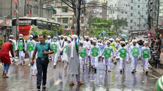 ঈদে মিলাদুন্নবীতে দাওয়াতে ইসলামীর বৃহত্তর জশনে জুলুস