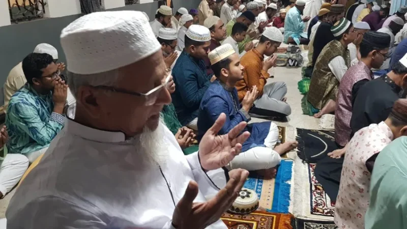 ঈদ জামাতে বৃষ্টির জন্য বিশেষ দোয়া ও মোনাজাত