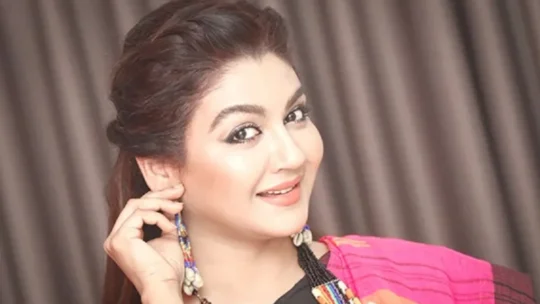 ‘মায়ার জঞ্জাল’: সবার নীরবতায় হতবাক জয়া