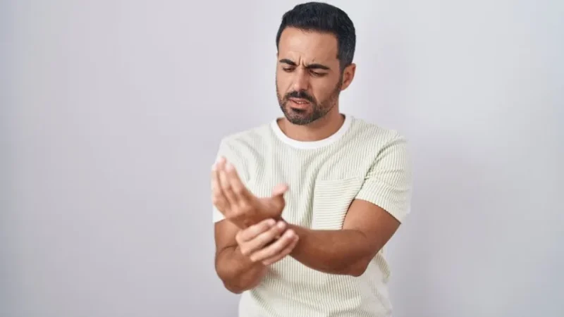 যেসব খাবার খেলে বাতের ব্যথা বাড়াতে পারে