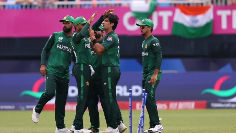 কানাডায় খেলার অনুমতি পাচ্ছেন না বাবর-আফ্রিদিরা