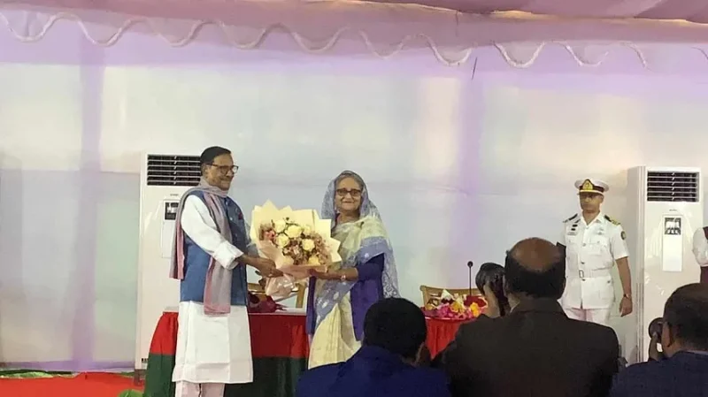 প্রধানমন্ত্রী: মুরুব্বিদের পরামর্শে চললে বাংলাদেশের আর চলা লাগবে না
