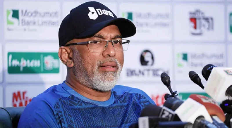 ‘ব্যর্থ হওয়ার ভয়’ দল থেকে দূর করে দিয়েছেন চন্ডিকা হাথুরুসিংহে