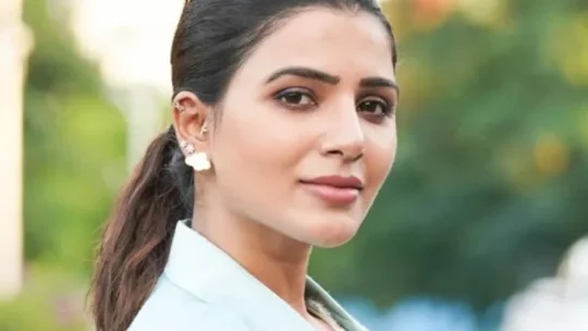 যে কারণে ৬০০ সিঁড়ি বেয়ে মন্দিরে সামান্থা
