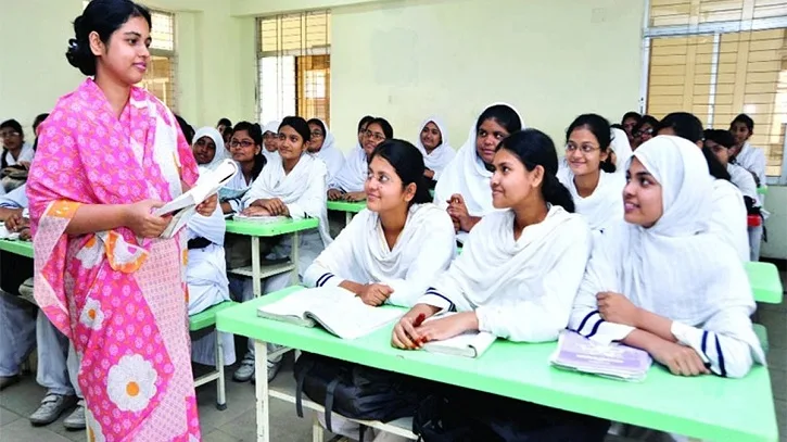 এক মাসের বেশি সময় বন্ধ থাকার পর খুলেছে শিক্ষা প্রতিষ্ঠান