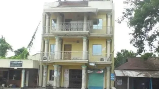মালিক সমিতির কার্যালয়ে তালা, সরিষাবাড়ির যমুনা সার কারখানায় পরিবহন সংকট