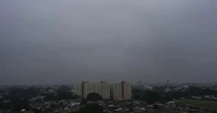 চরম বায়ুদূষণ-বৃষ্টিতে শ্রীলঙ্কাজুড়ে বন্ধ সব স্কুল