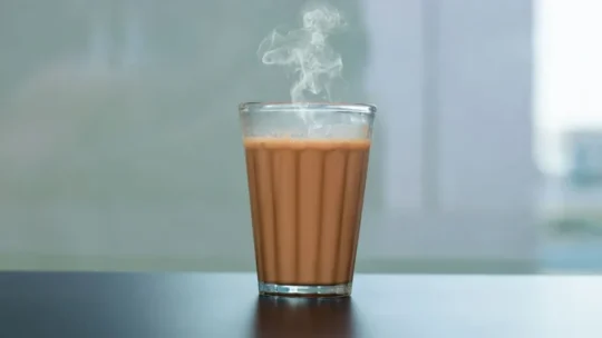 কী হয় দুধ চা খেলে?