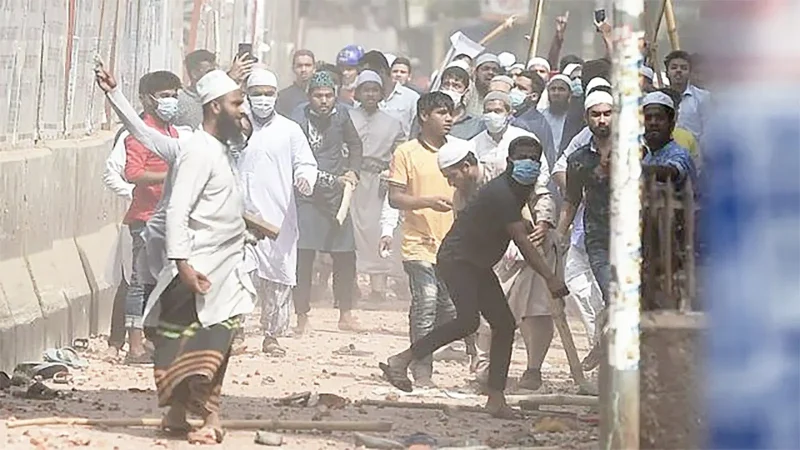 কামেলিয়াত হাসিলের সন্ত্রাসী তরিকা