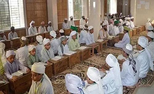 ব্রিটিশদের তৈরী মাদ্রাসা শিক্ষাব্যবস্থার বিষফল