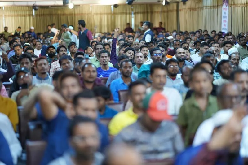 রাজধানীর আইডিইবি (IDEB) ভবনে আন্তর্জাতিক শ্রমিক দিবস উপলক্ষে হেযবুত তওহীদ আয়োজিত সম্মেলনে অংশগ্রহণকারী বিভিন্ন শ্রেণিপেশার মানুষের একাংশ।