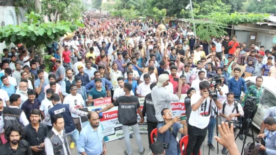 হেযবুত তওহীদের পাবনা কার্যালয়ে সন্ত্রাসী হামলা ও খুনীদের বিচারের দাবিতে রাজধানীতে মানববন্ধন ও বিক্ষোভ সমাবেশ