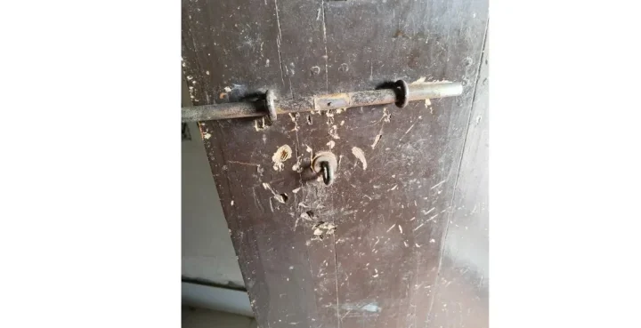 শ্রীপুরে স্কুলের  অফিস কক্ষে চুরি