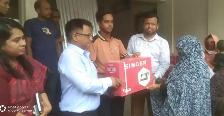 সরিষাবাড়িতে ক্ষুদ্র নৃ-গোষ্ঠী ও প্রতিবন্ধীদের মাঝে প্রধানমন্ত্রীর সহায়তা বিতরণ