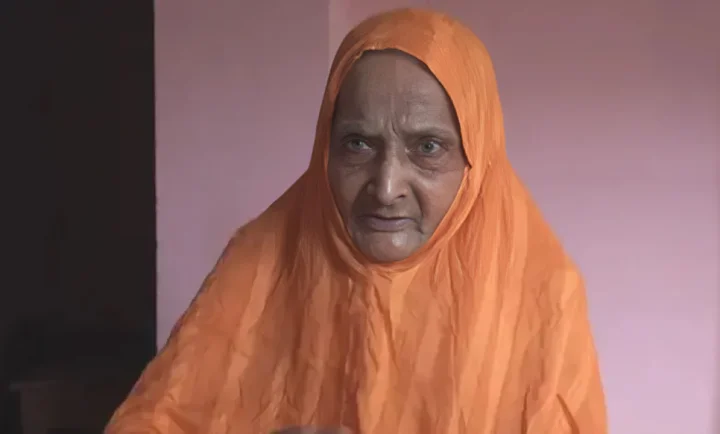 সম্পত্তি লিখে নেওয়ার অভিযোগ বুয়েট কর্মকর্তা ছেলের বিরুদ্ধে, আদালতে শতবর্ষী মা!