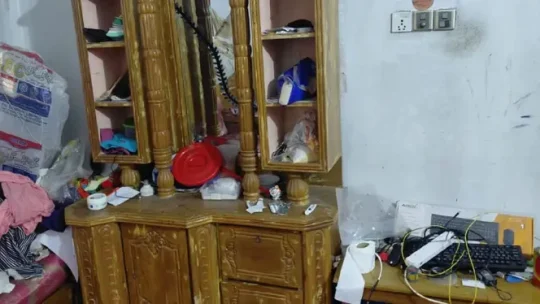 দরজা ভেঙে পুলিশ কর্মকর্তার বাড়িতে ঢুকে ১৭ লাখ টাকার ডাকাতি!