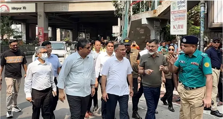 মিরপুরে ফুটপাত পরিদর্শন, পথচারীদের কথা শুনলেন তারেক রহমান!
