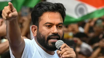 শান্তি বজায় রাখার মুচলেকায় মুক্তি পেলেন অভিজিৎ দীপ!