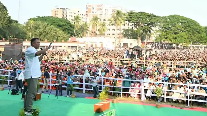 স্বৈরাচার অর্থ দিচ্ছে, আরেক পক্ষ অস্থিরতা তৈরির চেষ্টা করছে: প্রধানমন্ত্রী