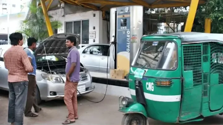 এবার অটোগ্যাসের দামও বাড়ল, লিটারে বাড়ল প্রায় ১২ টাকা!