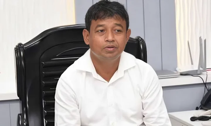 বিনা অনুমতিতে কর্মস্থলে অনুপস্থিত, চাকরি হারালেন ডিবির সাবেক হারুন!
