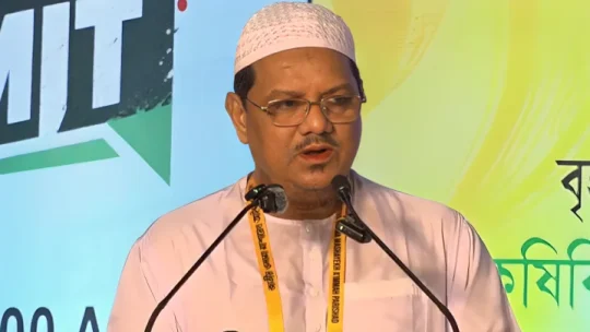 রাষ্ট্র পরিচালনায় আলেমদের সম্পৃক্ত করার আহ্বান চরমোনাই পীরের!