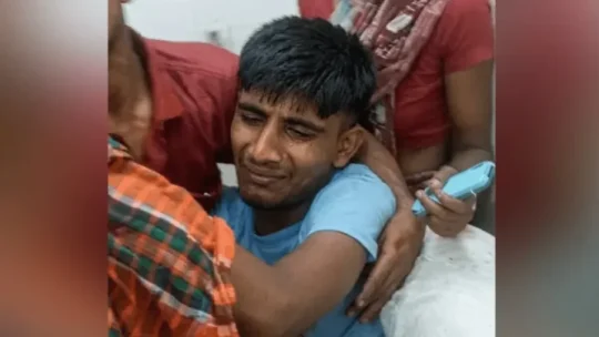 গলাচিপায় পটকা বিস্ফোরণে তরুণের বাঁ হাতের পাঁচ আঙুল বিচ্ছিন্ন!