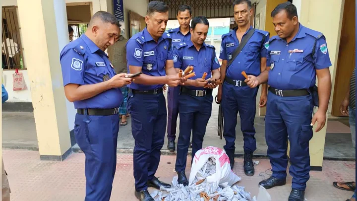 লালনমেলায় মাদকবিরোধী অভিযান, জব্দ ২ হাজার গাঁজার কলকে!