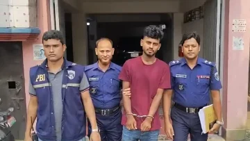 আড়াই বছর পর বাসের হেলপার নিহতের ঘটনায় কাভার্ড ভ্যানচালক গ্রেপ্তার!