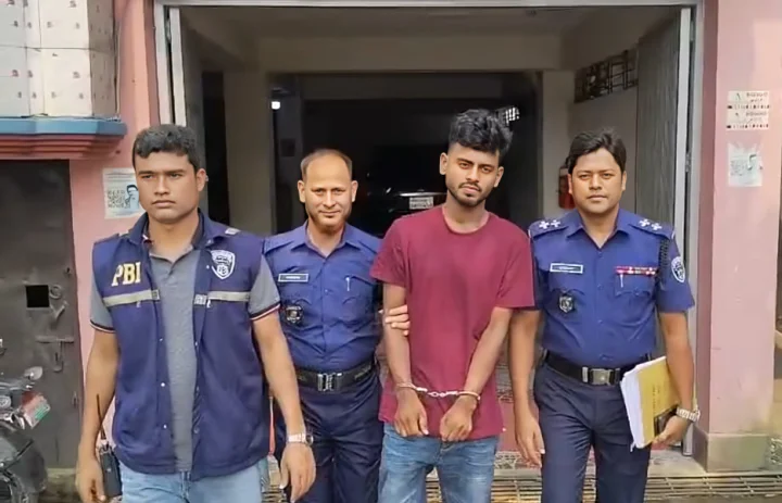আড়াই বছর পর বাসের হেলপার নিহতের ঘটনায় কাভার্ড ভ্যানচালক গ্রেপ্তার!