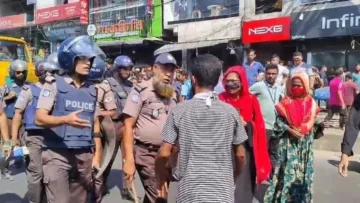 গাজীপুরে ৩ ঘণ্টা পর মহাসড়ক ছাড়লেন পোশাকশ্রমিকেরা!