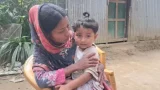 বাবা ফিরবেন ভেবে মাকে সান্ত্বনা দেয় চার বছরের প্রান্থি!