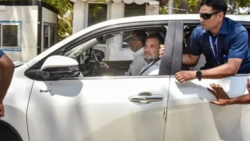 আদালতে যাওয়ার পথে রাহুল গান্ধীর গাড়িবহরে দুর্ঘটনা, আহত কয়েকজন!