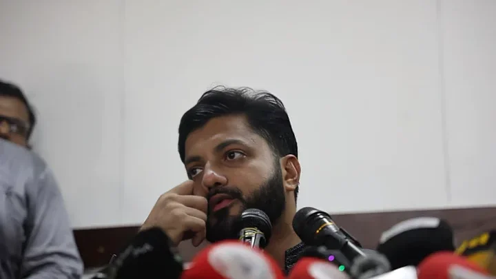 দুঃখ প্রকাশ করছি, কিন্তু ভুল করিনি, সংবাদ সম্মেলনে ইশরাক!