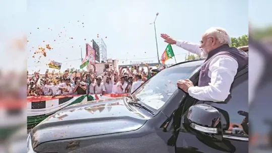দিল্লিতে বিক্ষোভ, চেন্নাইয়ে মোদির রোড শো ও মেট্রো উদ্বোধন!
